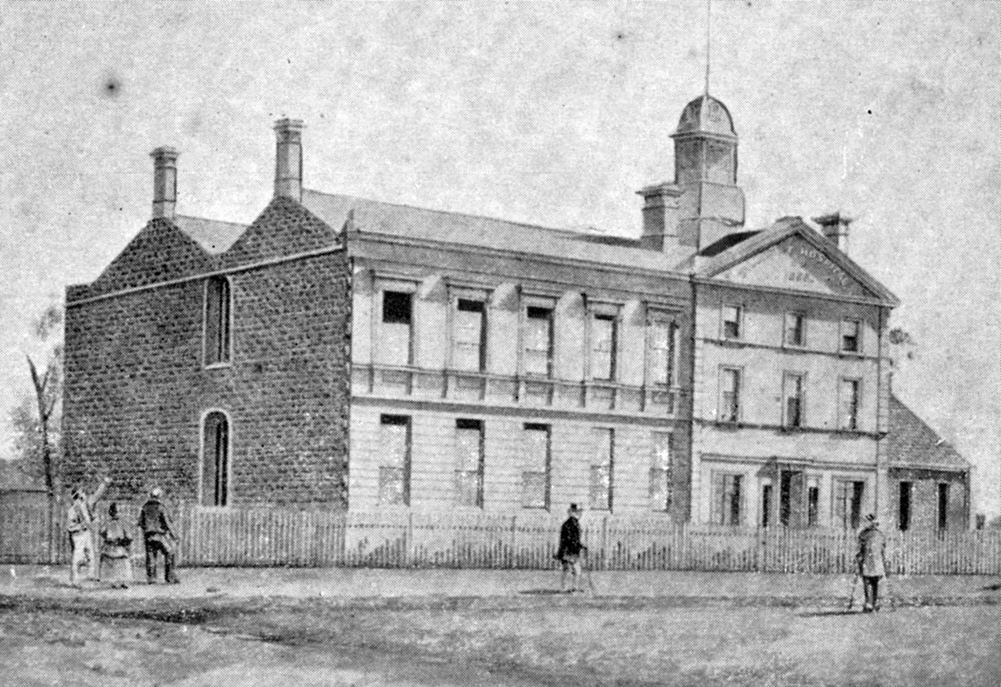 Philanthropy and Freemasons in Ballarat DOROTHY WICKHAM